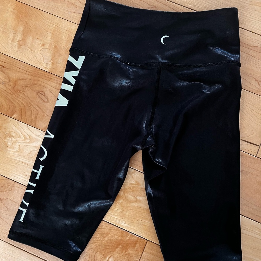 ZYIA Black Bike Shorts with Compression Fit and Camouflage Pattern